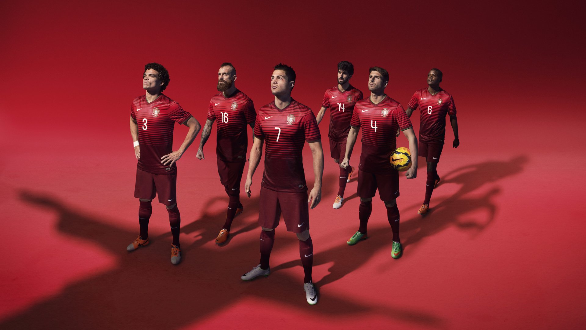 亚洲杯中国队逆袭 球员拼搏精神引关注，亚洲杯中国球员名单