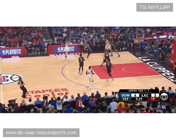 勇士队司职攻防两端，誓破联盟纪录，勇士队球员及站位